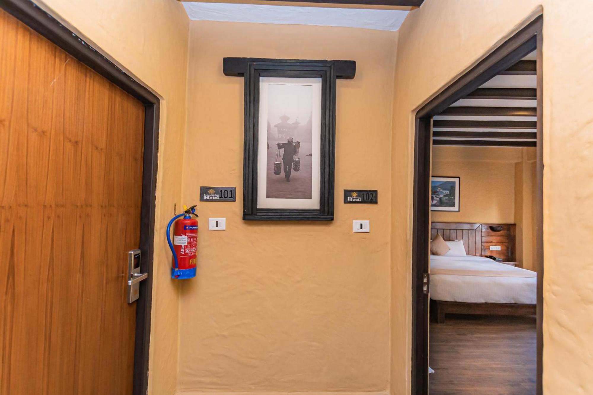 Pokhara Boutique Hotel ภายนอก รูปภาพ
