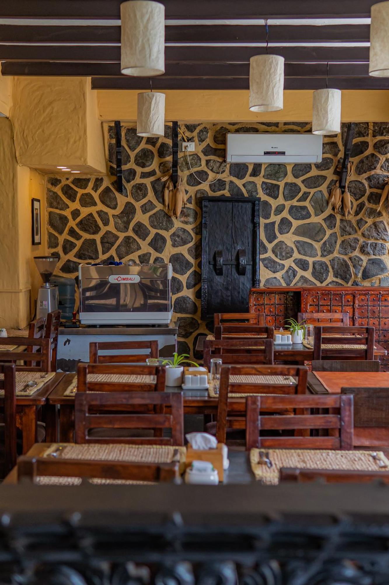 Pokhara Boutique Hotel ภายนอก รูปภาพ