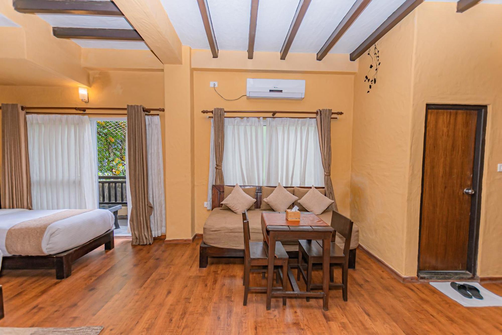 Pokhara Boutique Hotel ภายนอก รูปภาพ