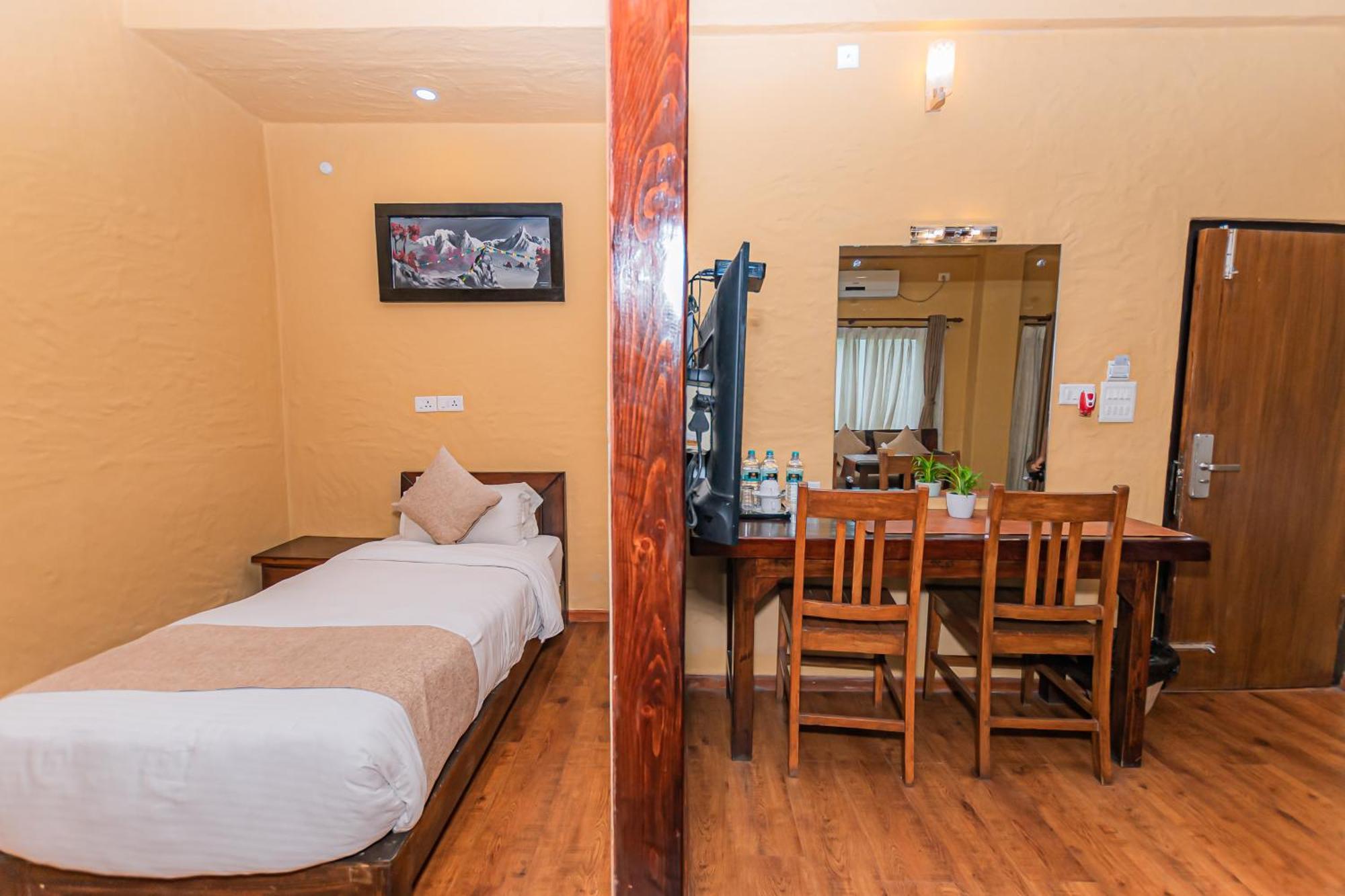 Pokhara Boutique Hotel ภายนอก รูปภาพ