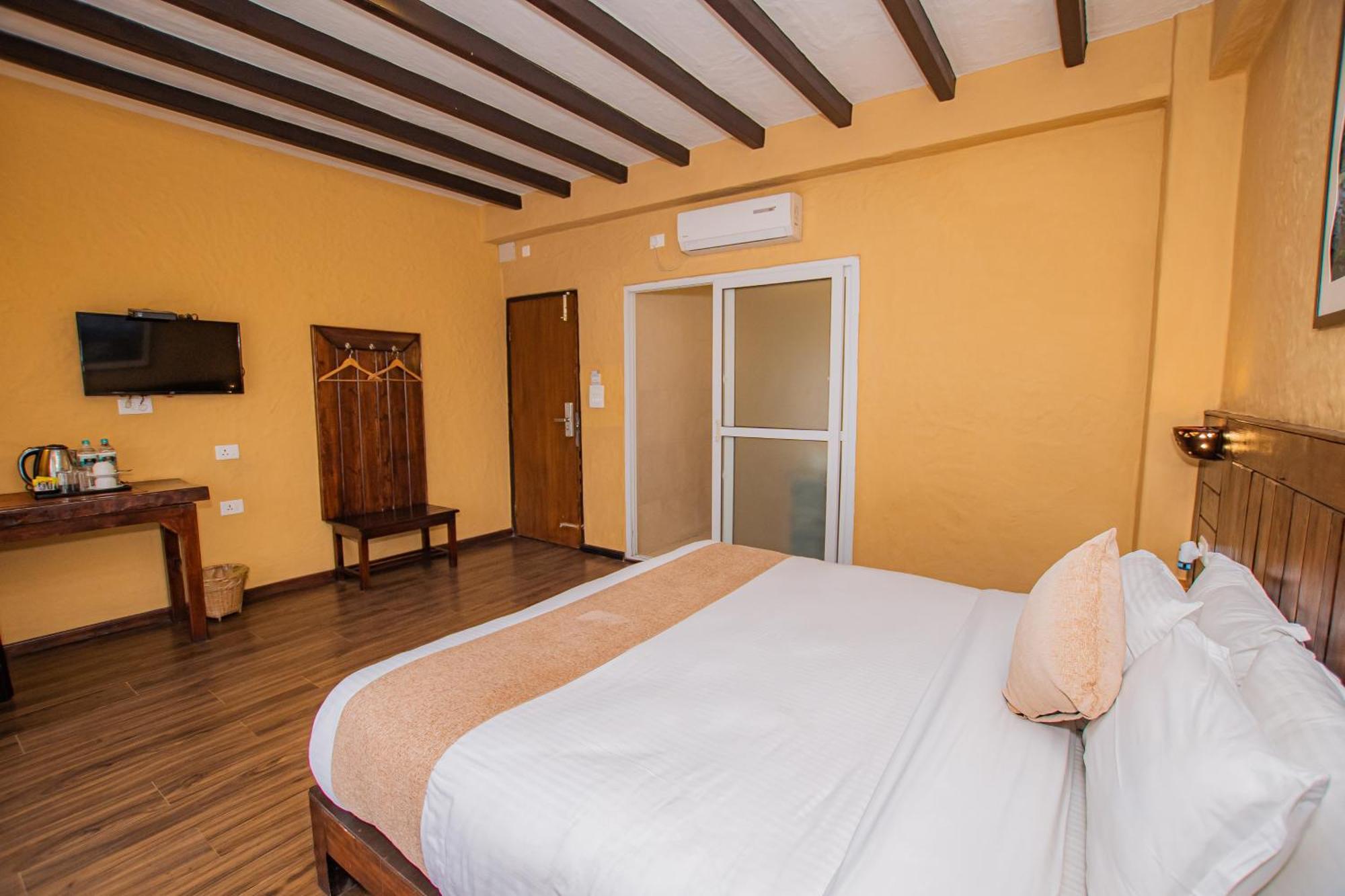 Pokhara Boutique Hotel ภายนอก รูปภาพ