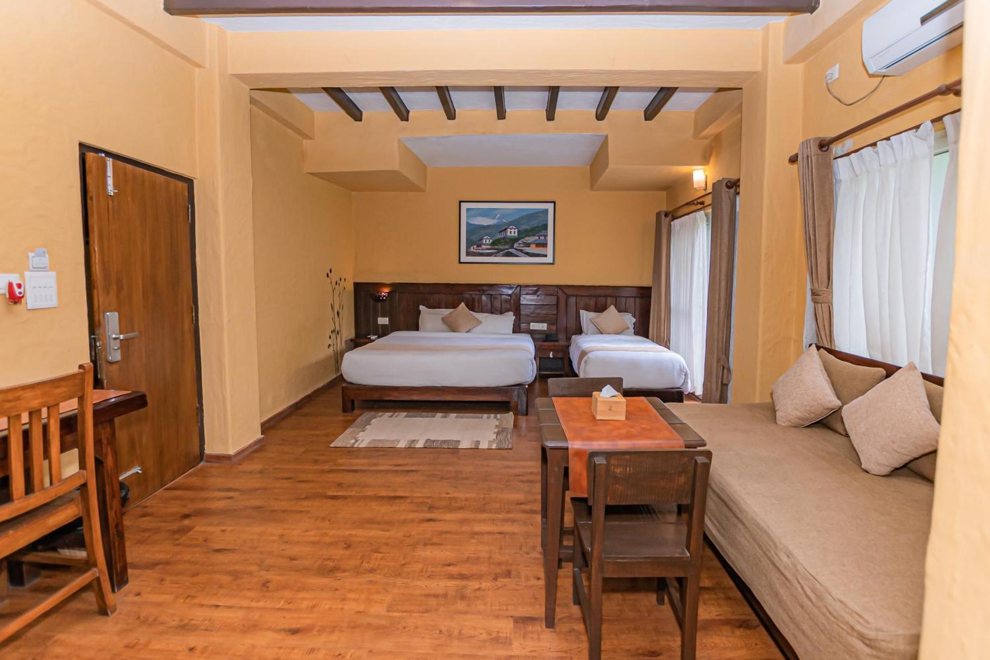 Pokhara Boutique Hotel ภายนอก รูปภาพ