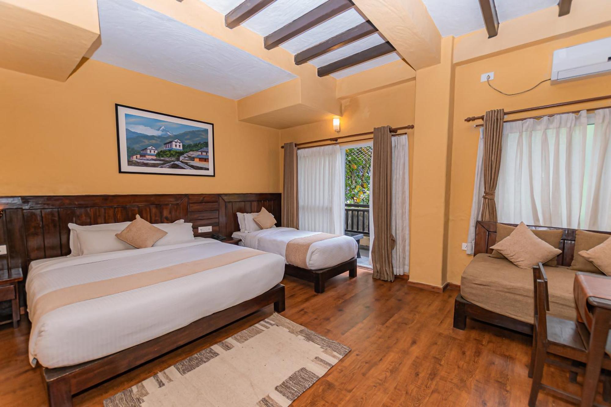 Pokhara Boutique Hotel ภายนอก รูปภาพ
