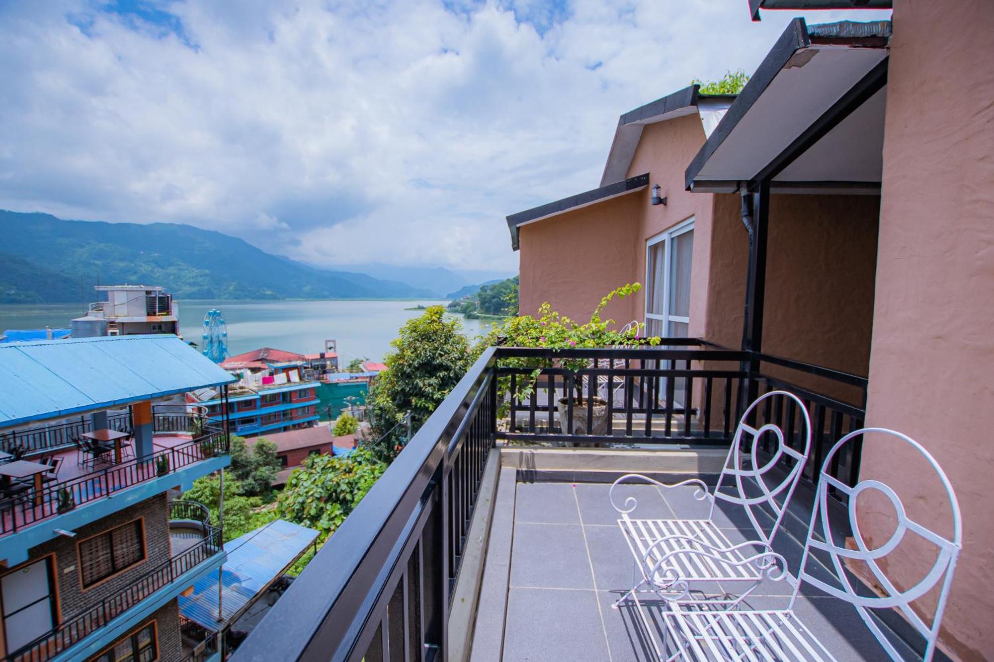 Pokhara Boutique Hotel ภายนอก รูปภาพ