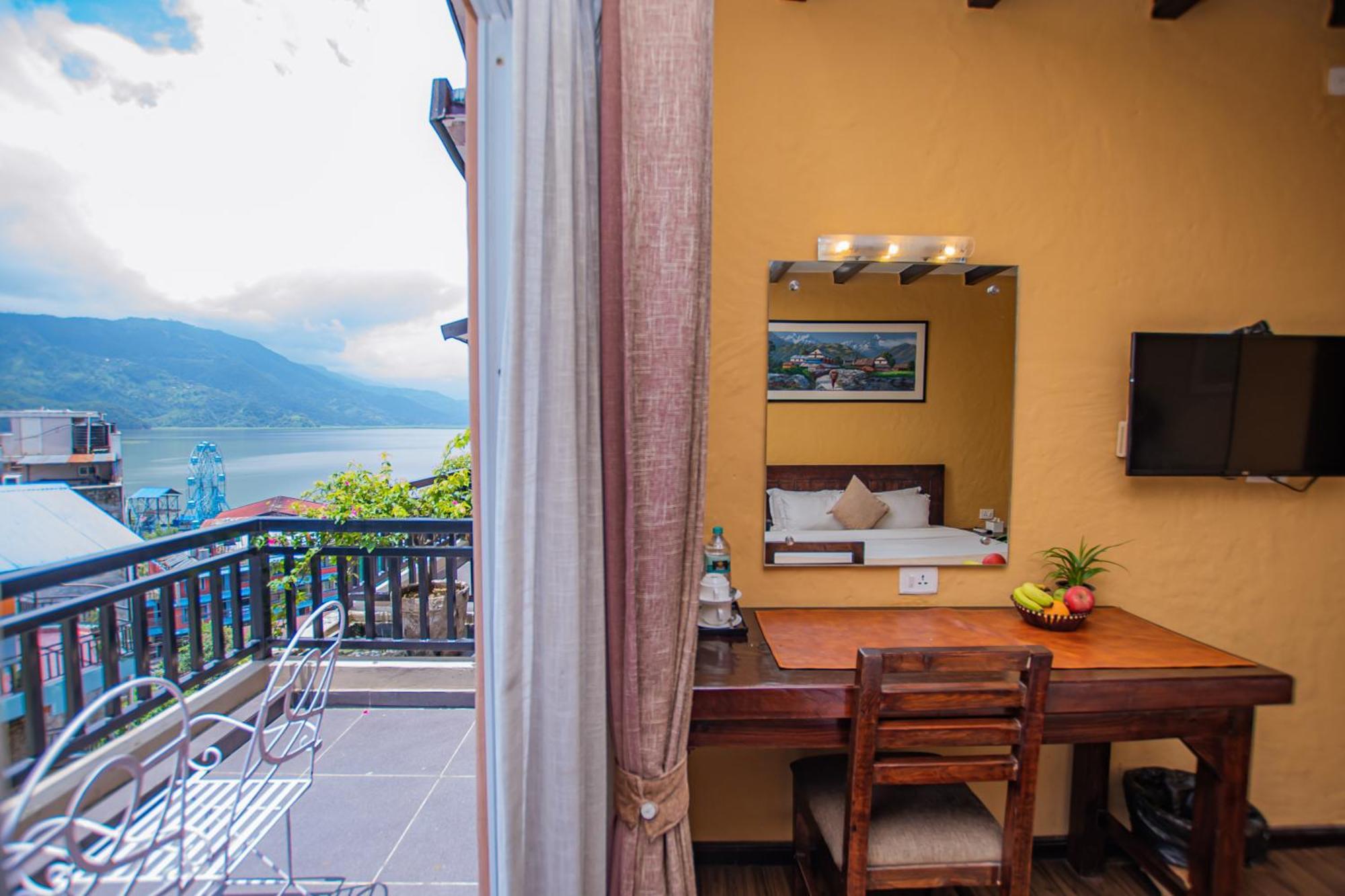 Pokhara Boutique Hotel ภายนอก รูปภาพ