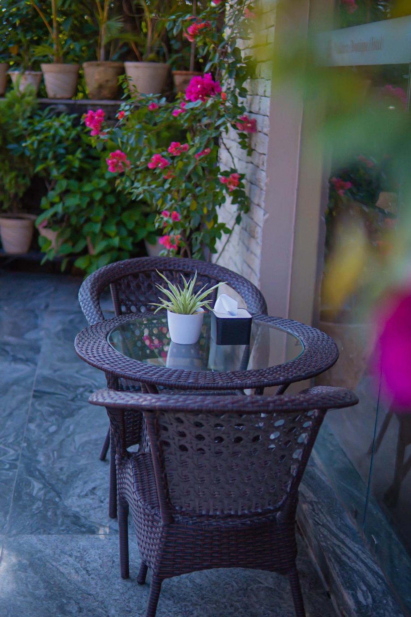 Pokhara Boutique Hotel ภายนอก รูปภาพ